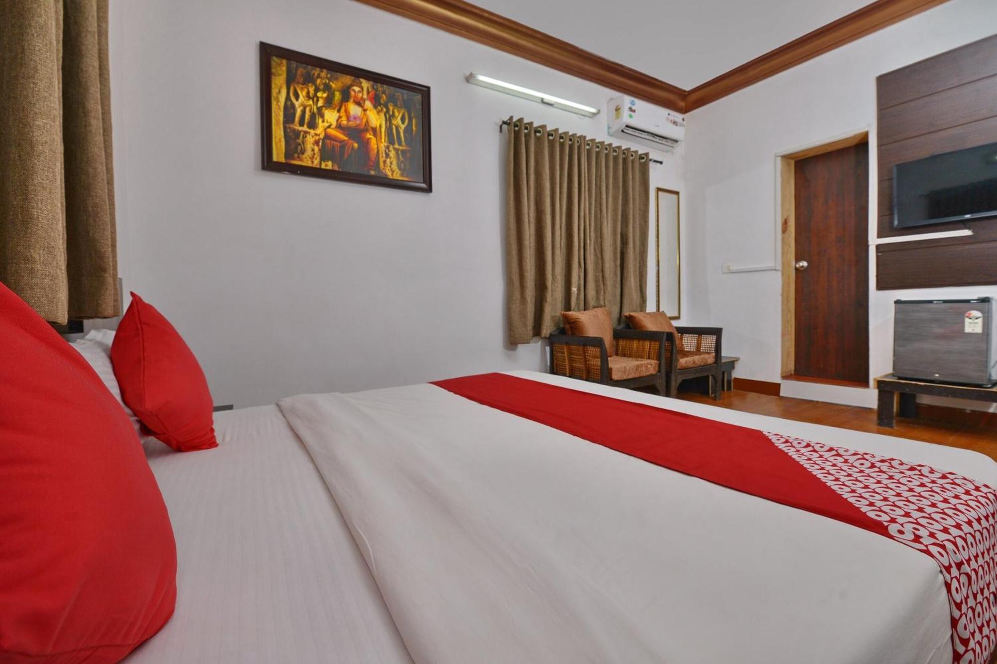 Collection O Retreat Morjim Resort Kültér fotó